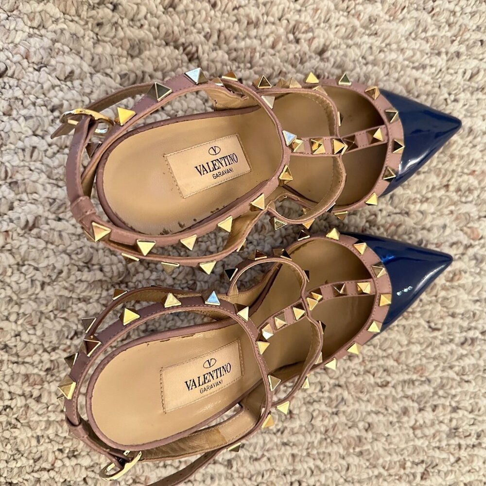 VALENTINO Rockstud T-Strap Pump - Picture 4 of 6